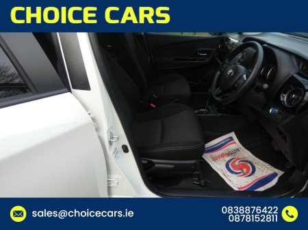 2019 Toyota Yaris - thumbnail 8