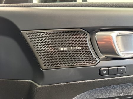 2023 Volvo XC40 - thumbnail 23