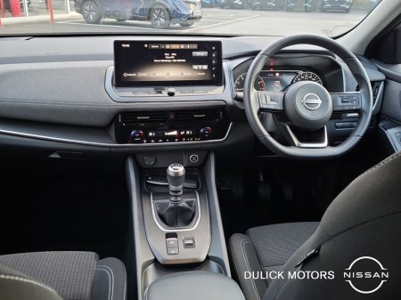 2025 Nissan Qashqai 1.3 PET MILD HYBRID SV thumbnail