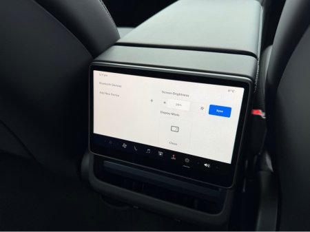 2025 Tesla Model 3 - thumbnail 30