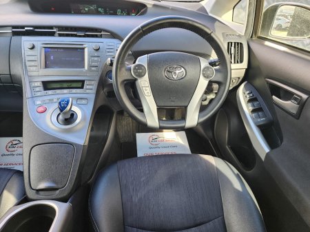 2015 Toyota Prius - thumbnail 26