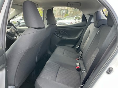 2024 Toyota Yaris - thumbnail 7