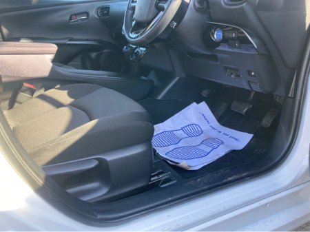 2020 Toyota Prius 1.8i HYBRID PETROL AUTOMATIC €19,900 thumbnail