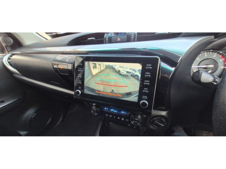 2022 Toyota Hilux - thumbnail 9