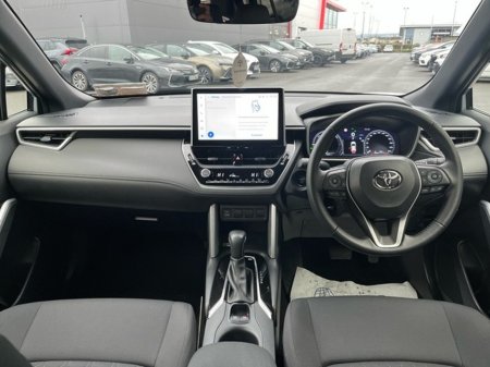 2024 Toyota Corolla Cross COROLLA CROSS 1.8 SPORT €37,950 thumbnail