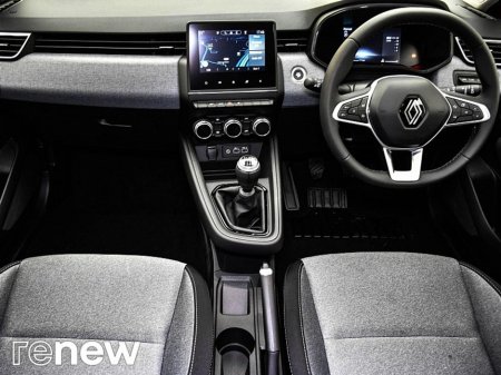 2025 Renault Clio - photo 2