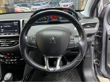 2019 Peugeot 2008 €15950! 2019 PEUGEOT 2008 1.2 AUTOMATIC / REVERSE CAMERA / HEATED SEATS €15,950 thumbnail