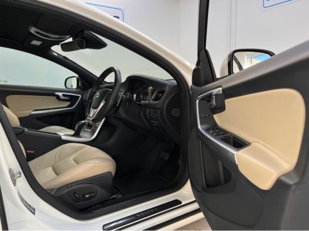 2016 Volvo S60 - thumbnail 32