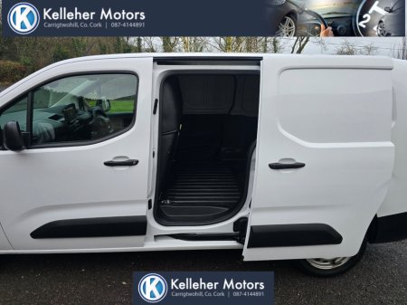 2024 Peugeot Partner  €17,950 thumbnail