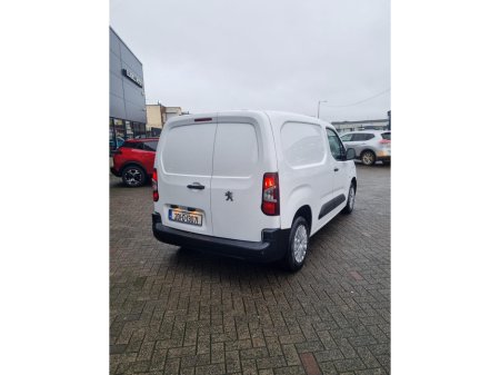 2020 Peugeot Partner  €10,950 thumbnail