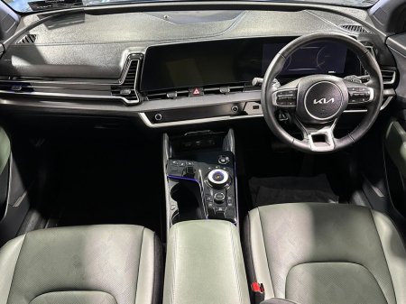 2025 Kia Sportage Plug-in Hybrid 4x4 €44,800 thumbnail