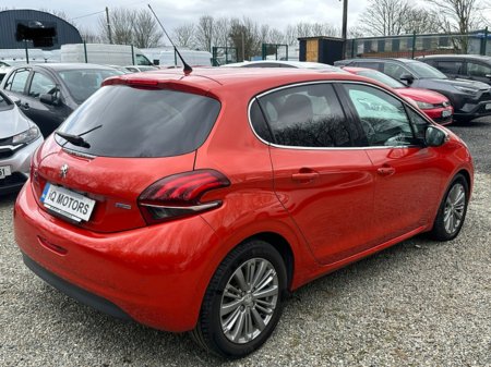 2017 Peugeot 208 - thumbnail 10