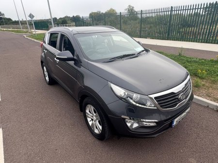 2013 Kia Sportage Platinum, Air Conditioning, Multi-Function Steering Wheel, USB Connection, Rear Parking Sensors, Bluetooth, Alloy Wheels, panoramic roof €8,900