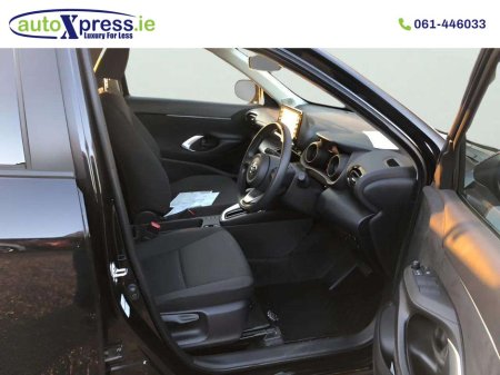 2022 Toyota Yaris Cross 1.5 HYBRID G Only 7000 Miles €26,995 thumbnail