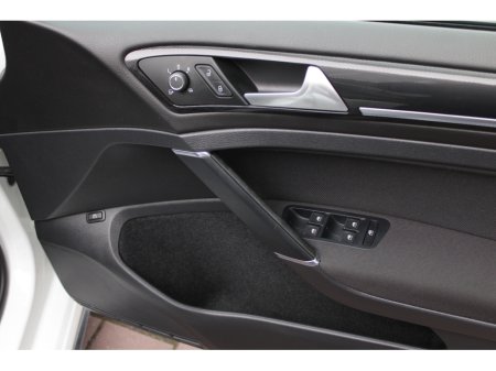 2016 Volkswagen Golf - thumbnail 10