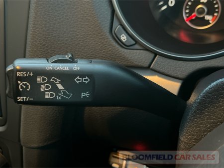 2011 Volkswagen Golf HIGHLINE , SUNROOF // LOW MILEAGE €8,950 thumbnail