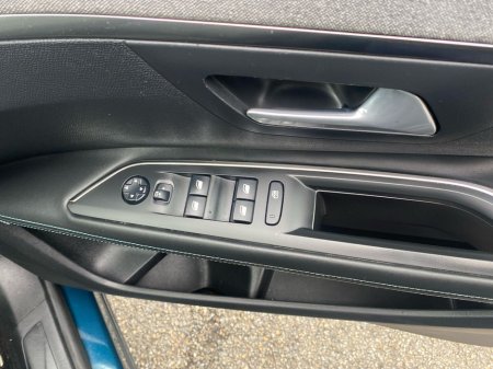 2021 Peugeot 3008 - thumbnail 11