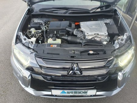 2017 Mitsubishi Outlander - thumbnail 25