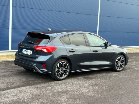 2020 Ford Focus - thumbnail 2