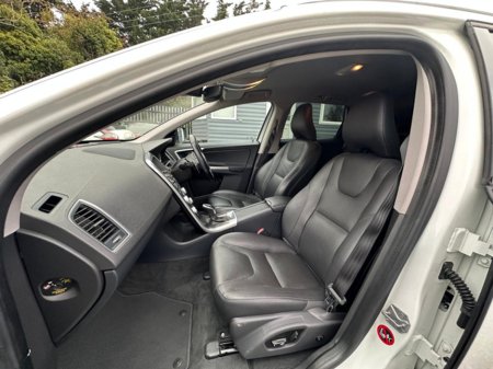 2016 Volvo XC60 - thumbnail 14