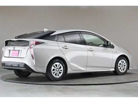 2017 Toyota Prius - thumbnail 9