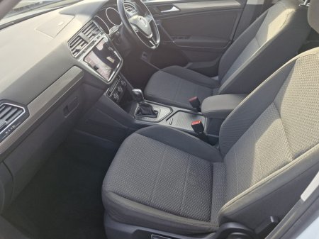 2019 Volkswagen Tiguan - thumbnail 19