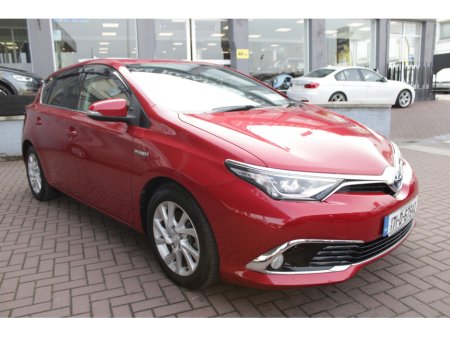 2017 Toyota Auris - thumbnail 2