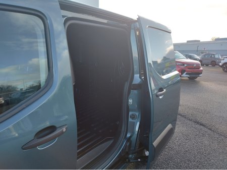 2025 Citroen Berlingo LX PLUS BLUEHDI 100 MWB 650KG €26,500 thumbnail