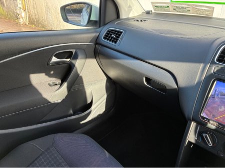 2015 Volkswagen Polo DBA-6RCJZ €12,500 thumbnail