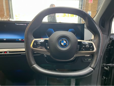 2023 BMW iX - thumbnail 7