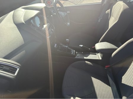 2018 Ford Focus - thumbnail 6