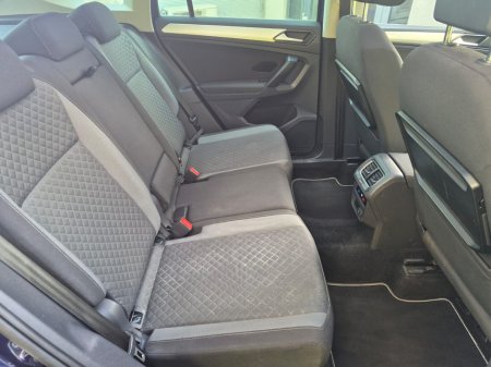 2017 Volkswagen Tiguan - thumbnail 11