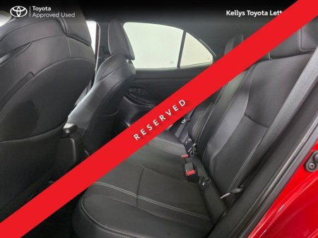 2025 Toyota Yaris Cross - thumbnail 7