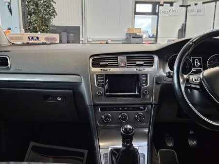 2013 Volkswagen Golf 1.6 TDI 105HP COMFORTLINE €7,950 thumbnail