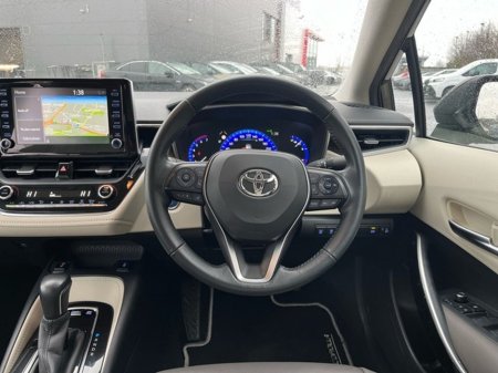 2020 Toyota Corolla COROLLA HYBRID SOL 4DR SALOON €22,950 thumbnail