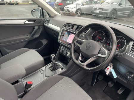 2021 Volkswagen Tiguan 2.0 TDI 122HP €24,975 thumbnail