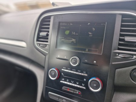 2017 Renault Megane - thumbnail 14