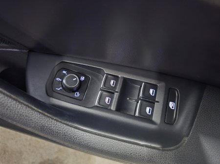 2016 Volkswagen Passat 2.0 TDI 150HP Highline BE €10,950 thumbnail