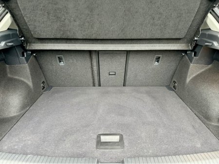 2023 Volkswagen T-Roc ++JUST 6K KML++ STYLE 1.5 TSI D7F 150HP €34,950 thumbnail