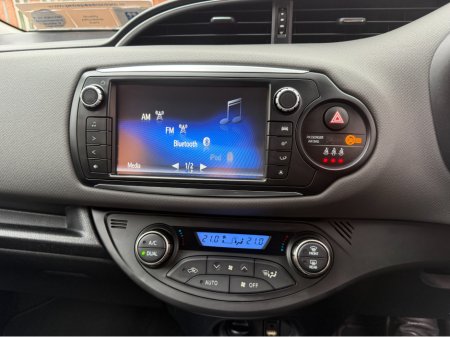 2015 Toyota Yaris - thumbnail 15