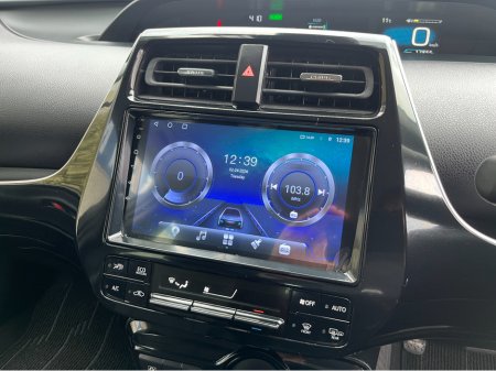 2020 Toyota Prius - thumbnail 19