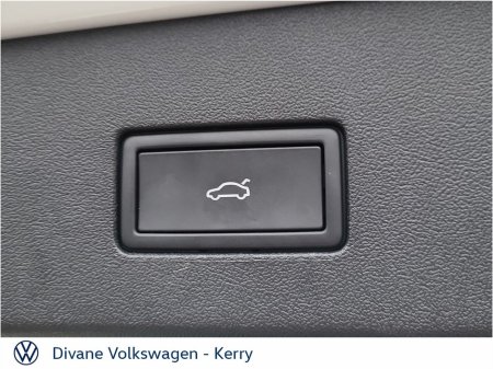 2025 Volkswagen Tayron R LINE 75 MARKET INTRODUCTION 1.5 TSI PLUG IN HYBRID 204BHP €59,950 thumbnail