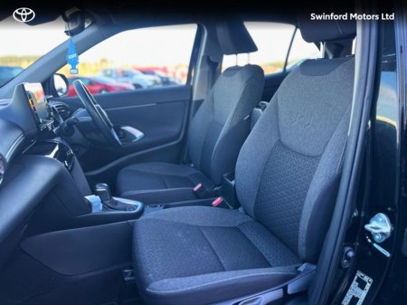 2023 Toyota Yaris Cross - thumbnail 6