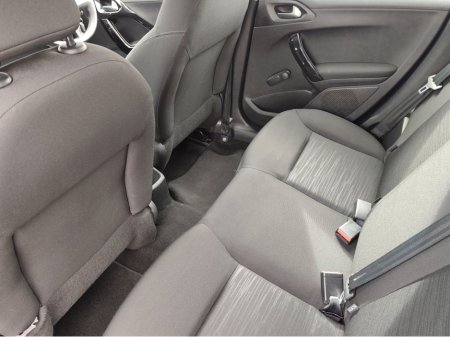 2015 Peugeot 208 - thumbnail 9