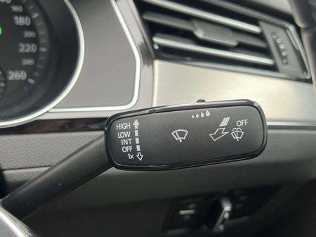 2018 Volkswagen Passat - thumbnail 21