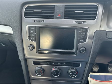 2016 Volkswagen Golf - thumbnail 10