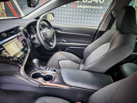 2020 Toyota Camry - thumbnail 21