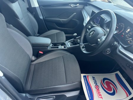 2023 Skoda Octavia - thumbnail 8