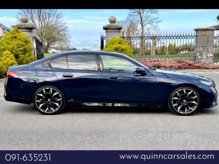 2024 BMW 5 Series - thumbnail 2