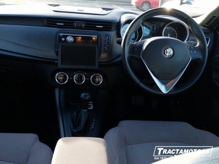 2015 Alfa Romeo Giulietta SUPER 1.4 AUTOMATIC €10,999 thumbnail